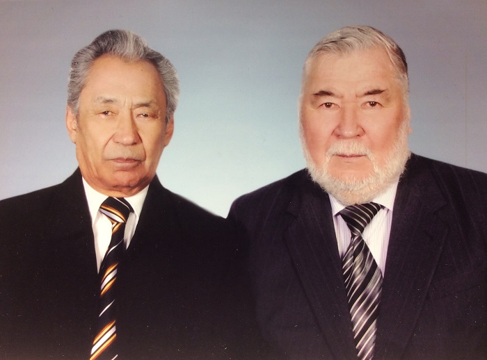 С другом, абаеведом Аргынбеком Ахметжановым